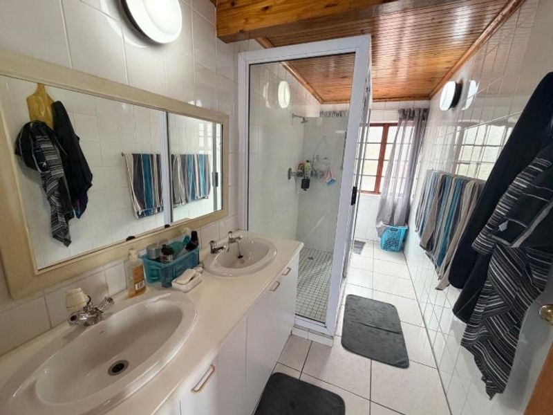 3 Bedroom House for Sale in Dana bay - Photo 10