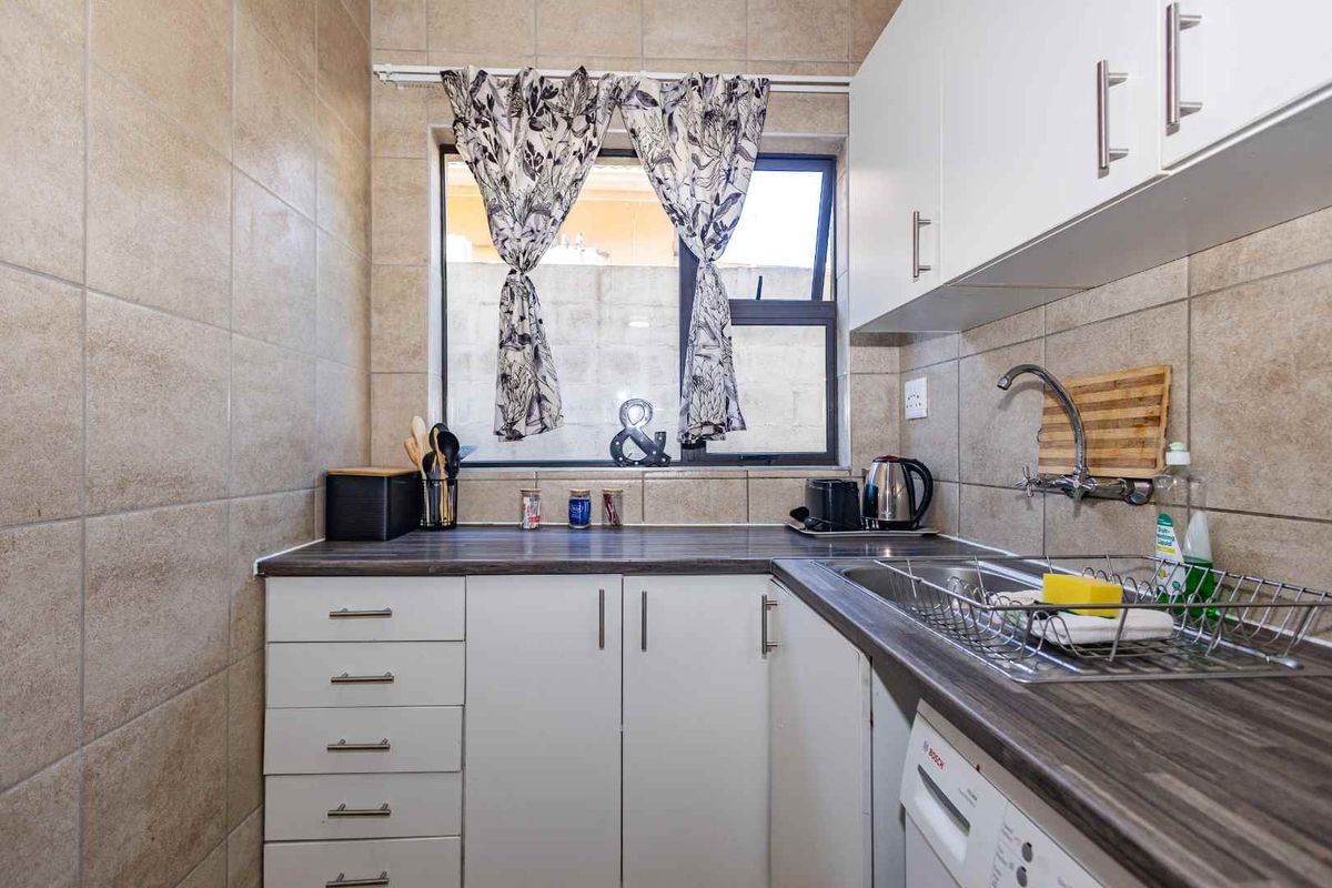 La Bella Vida Self Catering Apartments - Photo 4