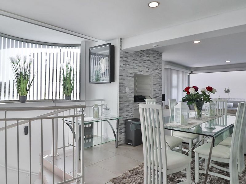 Luxurious Ground Floor Apartment in Aloe Ridge, Island View - Photo 10