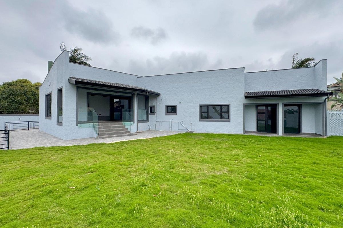 NEWLY RENOVATED 4 BEDROOM FAMILY HOME - Photo 2
