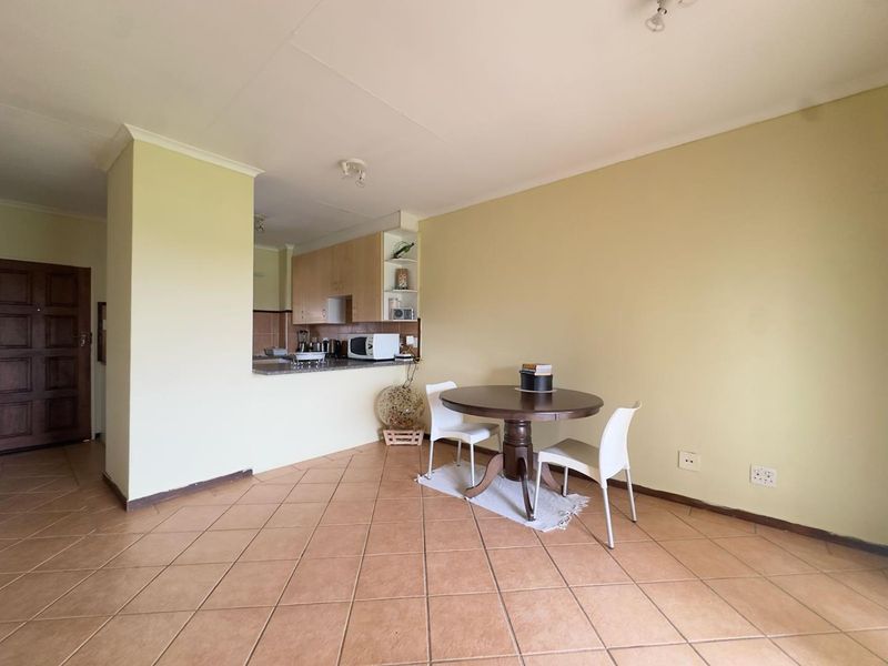 2 Bedroom Townhouse with a Balcony - Photo 8