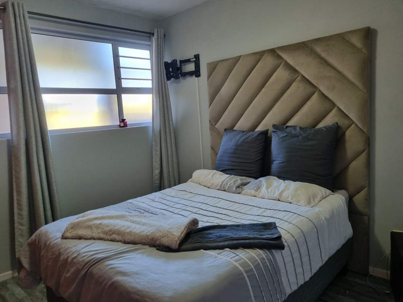 " Luxury & Convenience: See This 1-Bedroom Treasure !!!" - Photo 2