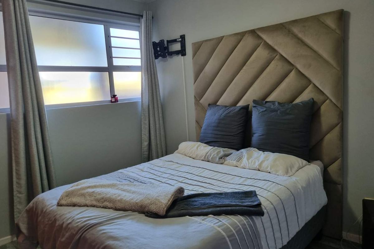 " Luxury & Convenience: See This 1-Bedroom Treasure !!!" - Photo 2