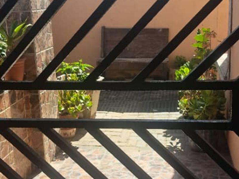 4 Bedroom HOUSE FOR SALE/Additional 3 Outside Flats - Photo 8