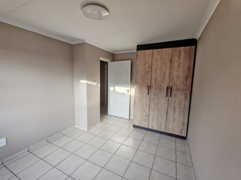 A SPACIOUS APARTMENT - Photo 9