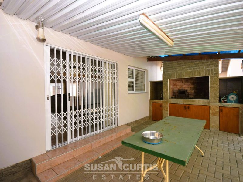 Family house with safety first - Photo 2