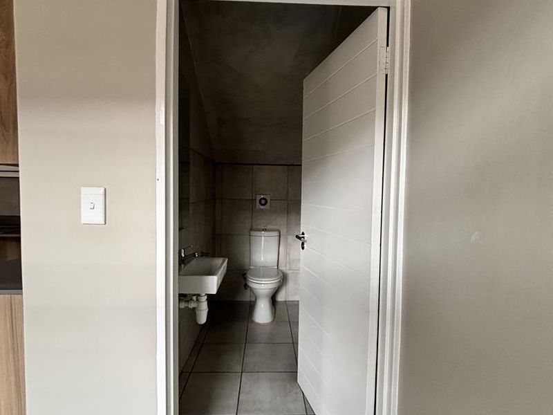 Modern 3-Bedroom Duplex in Secure Estate - Photo 5