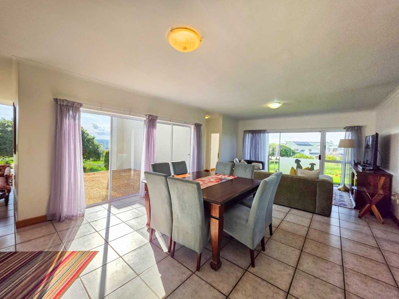 Golf Course Living with Spectacular Ocean Views – Stilbaai West - Photo 5