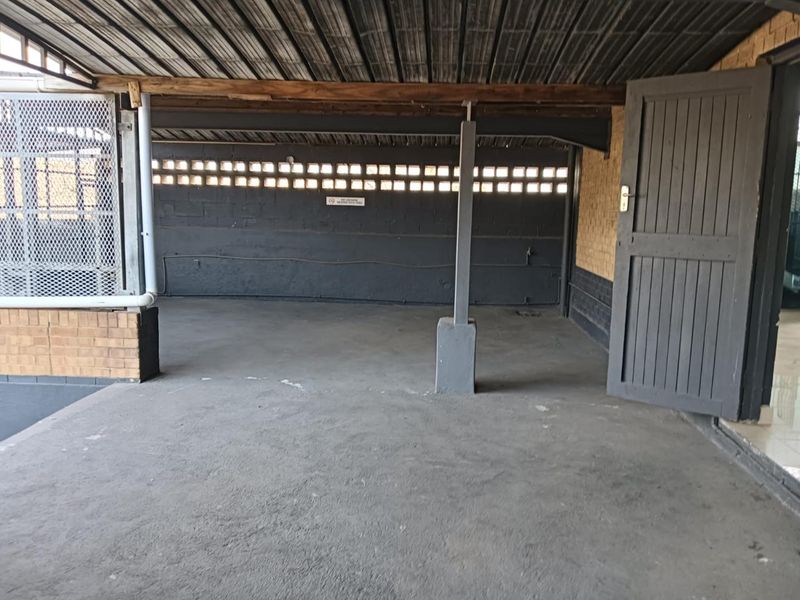 Shop to let in Phoenix - Photo 4
