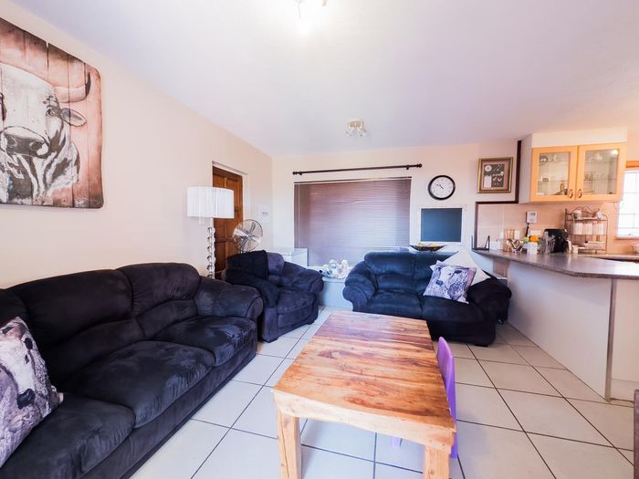 Property #2192478, Townhouse Rental Monthly in Mooikloof Ridge