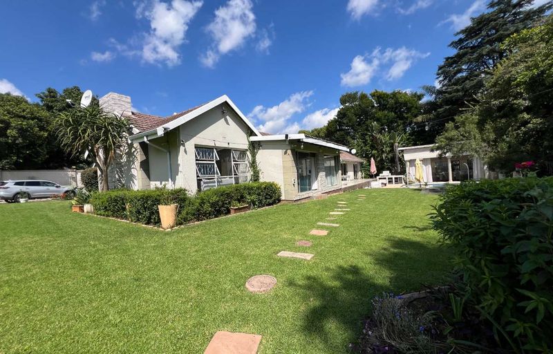 Massive 4-Bed Family Home + Private Cottage | Solar + All-Inclusive Utilities