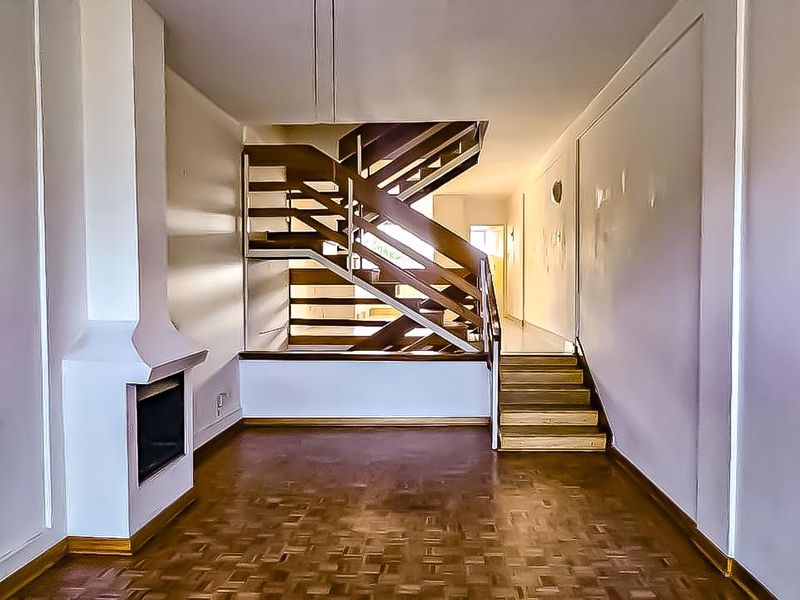 Charming 3-Bedroom Apartment in a Prime Location - Photo 5