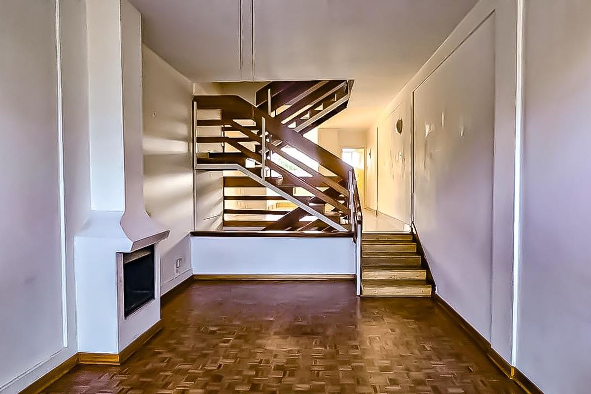 Charming 3-Bedroom Apartment in a Prime Location - Photo 5