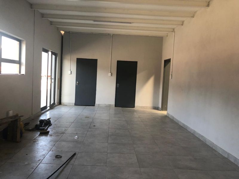 Industrial Office Space Available for Immediate Lease in Cosmo Business Park - Photo 8