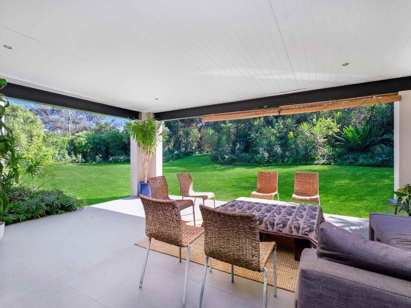 A CHARMING HOME FILLED WITH NATURAL LIGHT AND SET IN A PEACEFUL SETTING - Photo 8