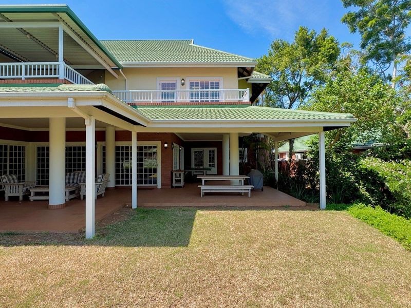 Beautifully appointed, 5 Bedroom home within a secure estate - Photo 2