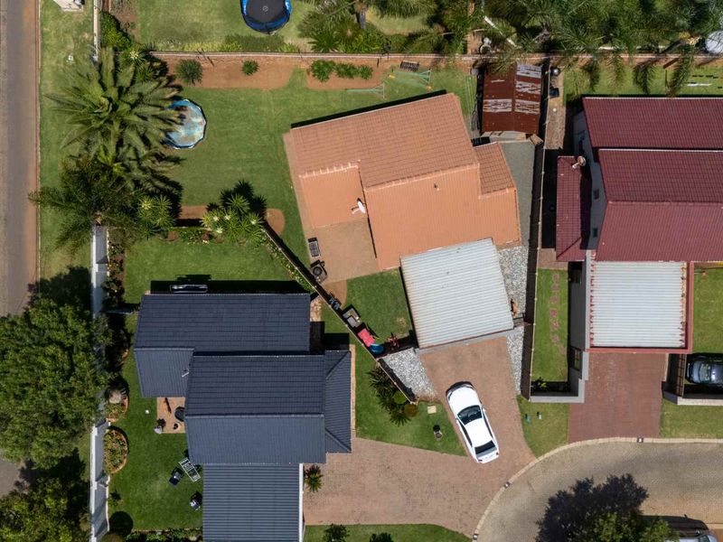 Neat house in a great area available for a steal ! - Photo 3