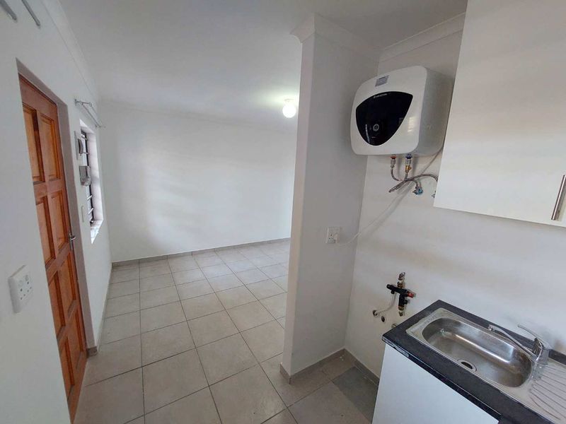 Bachelor Apartment for Rent in Malibu Village, Blue Downs - Photo 8