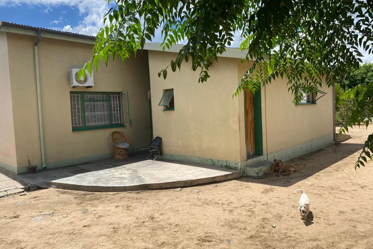 3-Bedroom Home with flat for Sale in Okahandja – Extension 3 - Photo 2