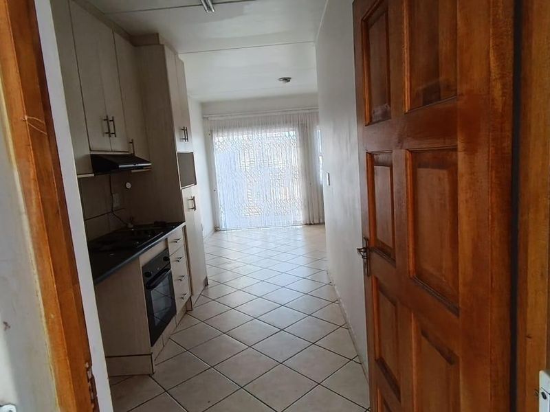 2 Bedroom Flat for sale in Woodhurst - Photo 1