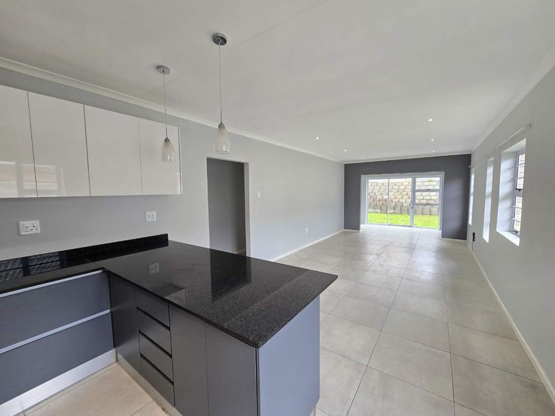 Spacious 118 m2 Family Home in Lovely Lovemore Park - Photo 3