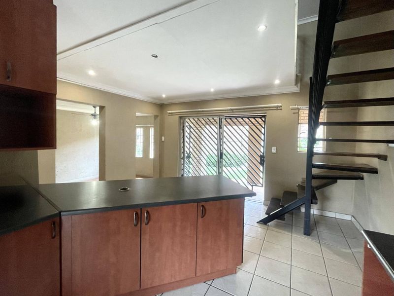 Lock-Up-&-Go Investment Gem in Established Estate | 2-Bed + Loft - Photo 4