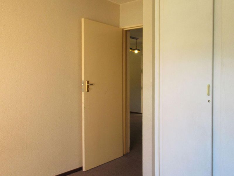 Charming 2‐Bedroom Sectional Title Unit in Vibrant Johannesburg South - Photo 7