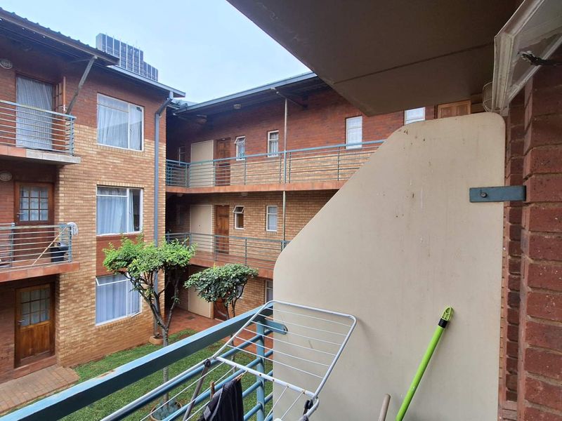 Bachelor Apartment in Richmond - Photo 8
