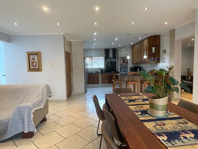 House in Diaz Beach - Photo 4