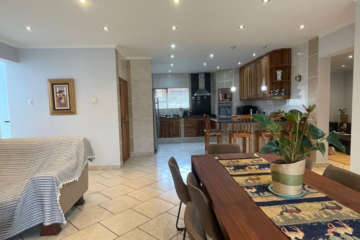 House in Diaz Beach - Photo 4