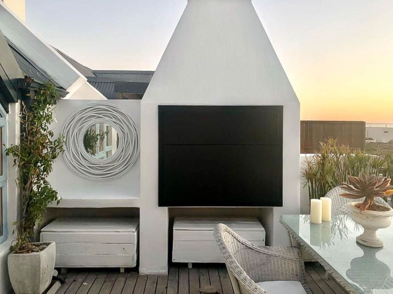 3 Bedroom townhouse with magnificent sea views for rent - Photo 2