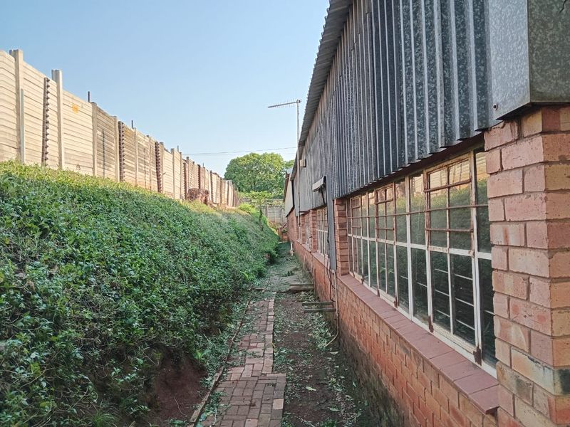 Power Up Your Business in This Versatile Industrial Gem! (SOLE MANDATE) - Photo 5