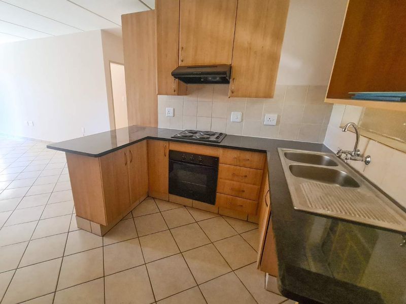 Welcome to Hazeldean – A Loadshedding-Free Area! - Photo 10