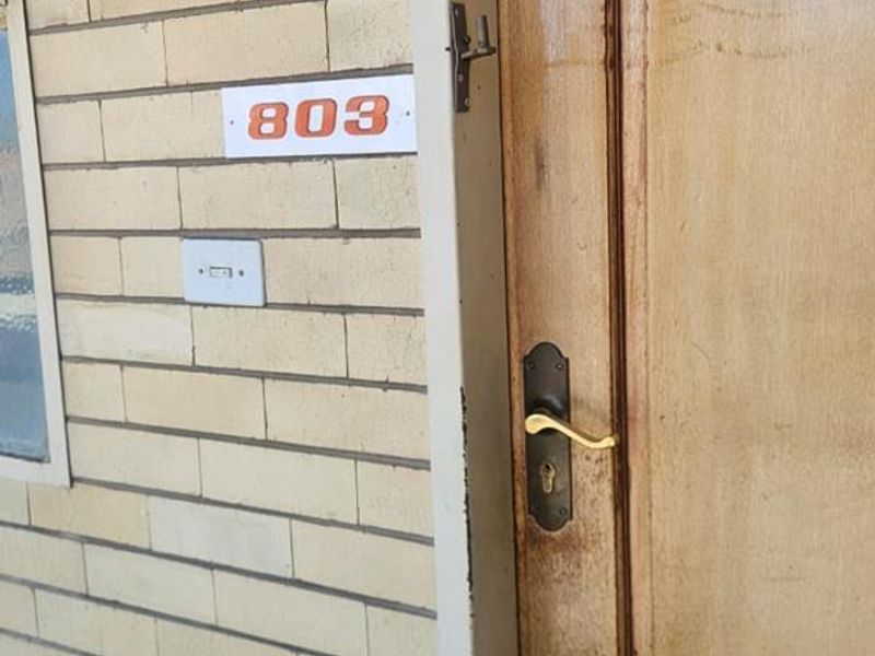 Spacious 2-Bedroom Flat in the Heart of Johannesburg CBD - Photo 2