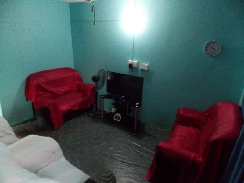 Cozy 2-Bed Home in Westcliff – Your Perfect Starter! - Photo 8