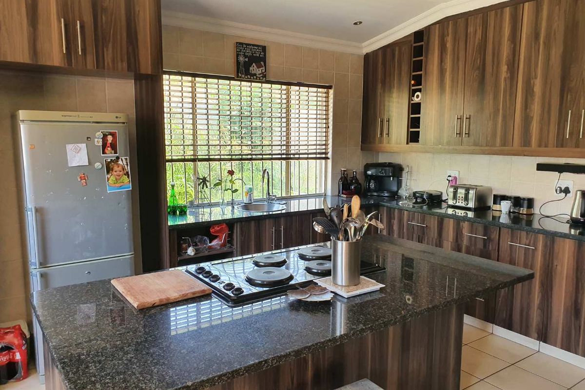 Neat Family home. - Photo 2