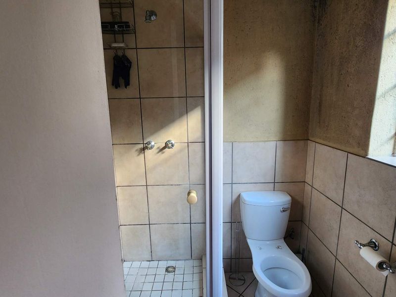 Cozy and Affordable Bachelor unit - Photo 7