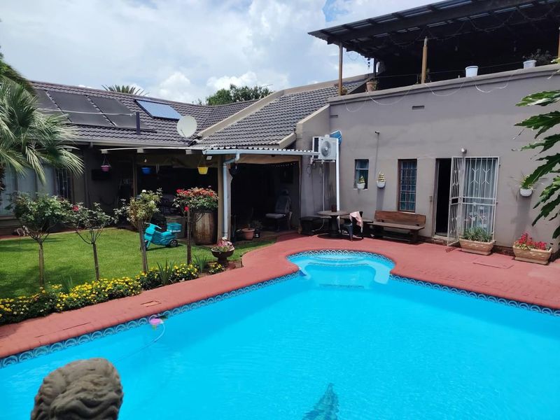 Energy-efficient Home For Sale in Vanderbijlpark SE6 - Photo 10