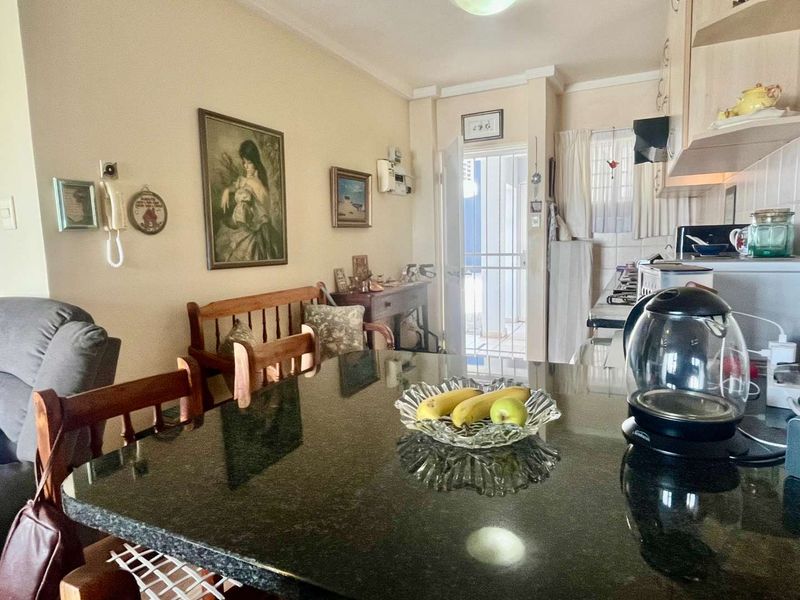 3 Bedroom Ground Floor Apartment with Spacious Garden in sought-after Casa Grande - Photo 6