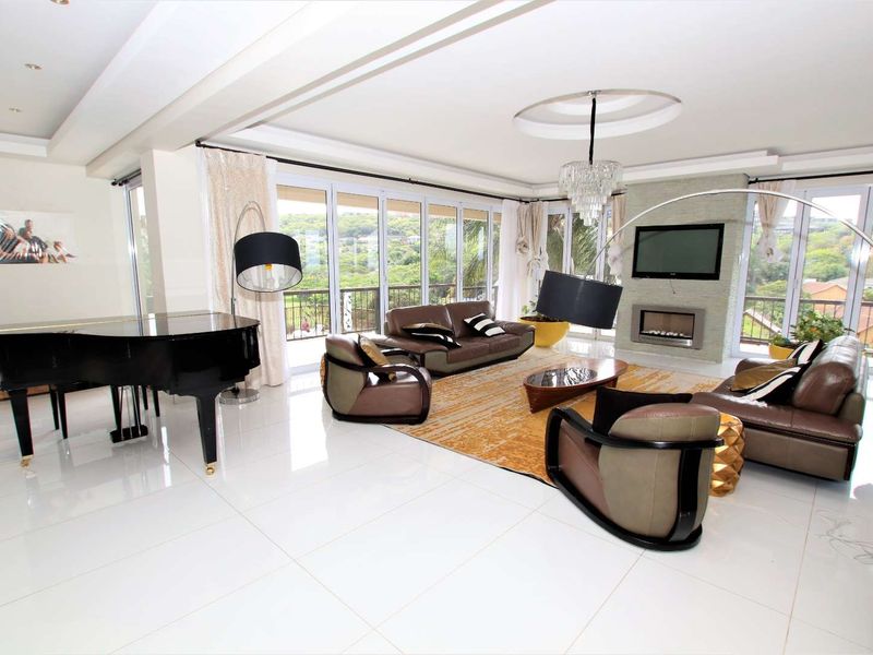 Hendra Estates - Exquisite, Large family home For Rent In Prime La Lucia. - Photo 8