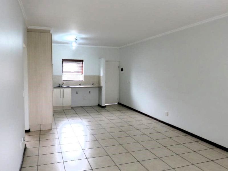 Beautiful 2 Bedroom Apartment in Excellent Estate - Photo 4
