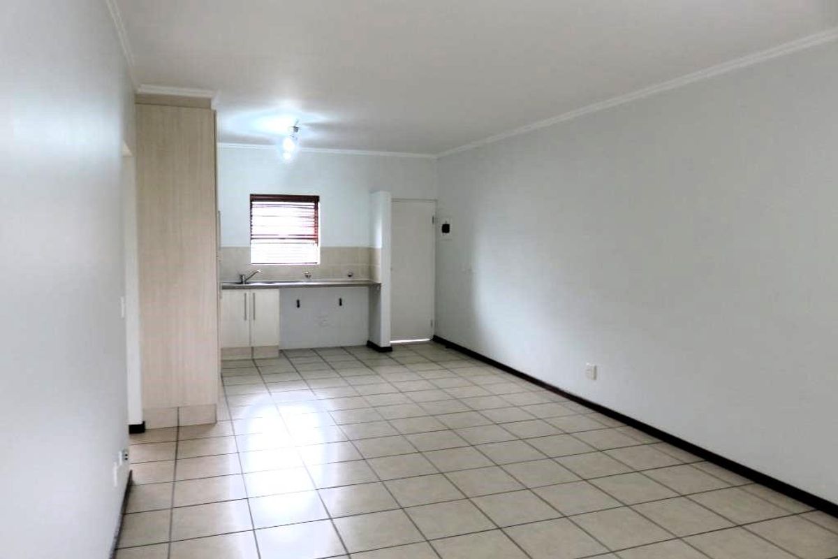 Beautiful 2 Bedroom Apartment in Excellent Estate - Photo 4