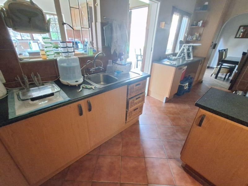 A Warm & Welcoming Family Home with Endless Potential - Photo 6