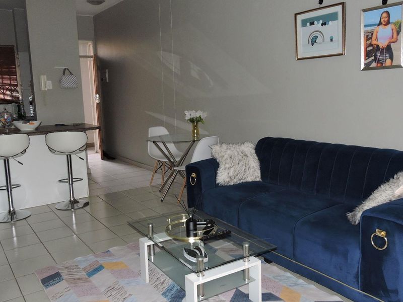 Charming Ground Floor Unit in Waterkloof Glen - Photo 5