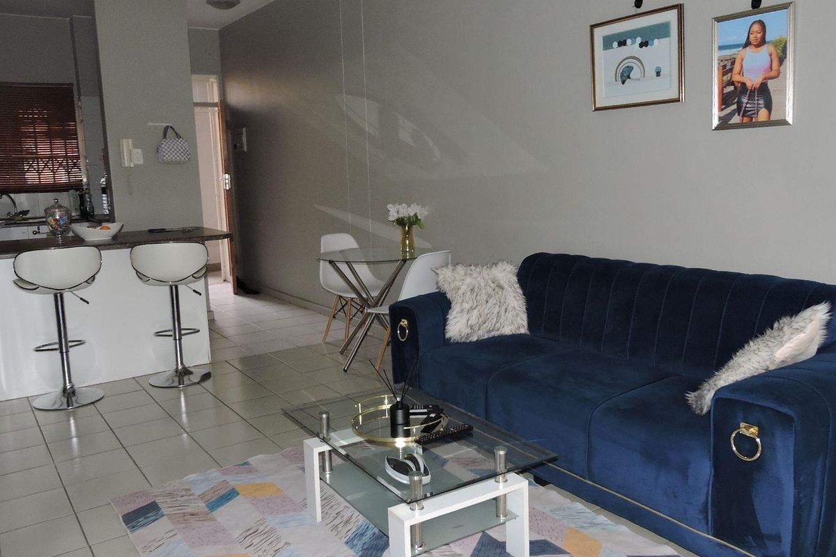 Charming Ground Floor Unit in Waterkloof Glen - Photo 5