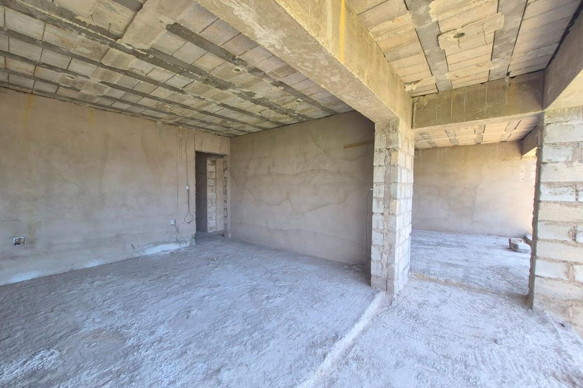 Discover Your 3-Bedroom Dream Home with Stunning Views - Photo 5