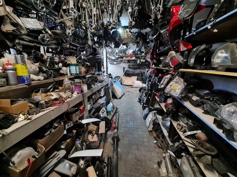 Storage, Style, and Security: Your Ideal Space Awaits - Photo 6