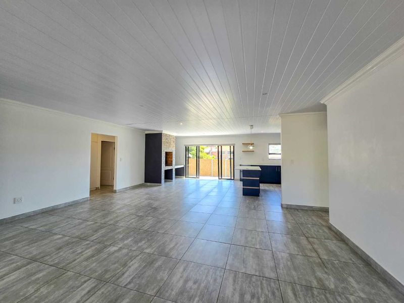 Three bedroom house for sale in sought after area. - Photo 7