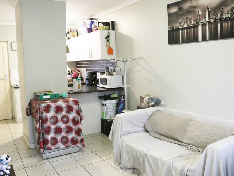 Two-Bedroom Home in Idasvallei with Mountain Views and Winelands Access - Photo 7