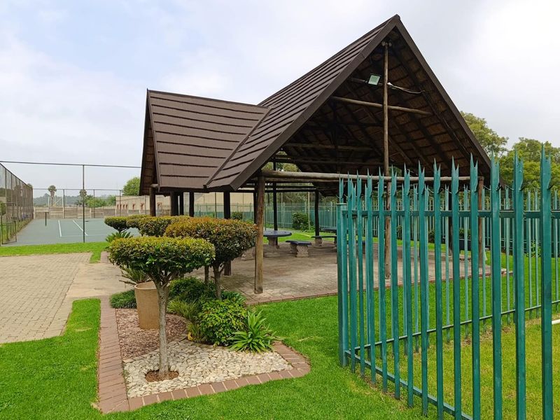 Lovely first floor townhouse - Photo 2